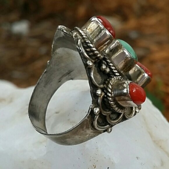 REAL VINTAGE SILVER TORQUISE AND CORAL STATMENT RING - Picture 3 of 6